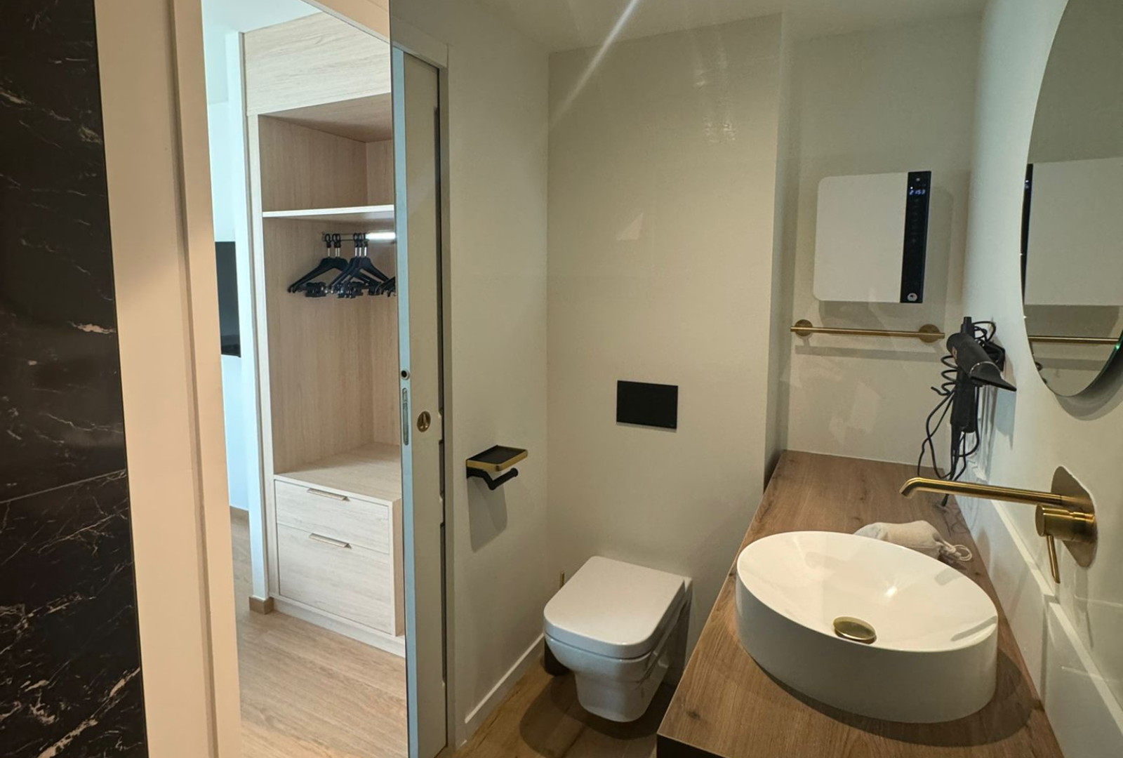 location vacances alpes : salle de bain edelweiss